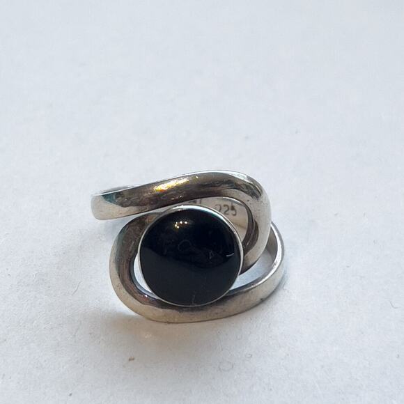 .925 Sterling Silver Ring Mexico Swirl Wave Black Stone Onyx Size 6 - Picture 3 of 7